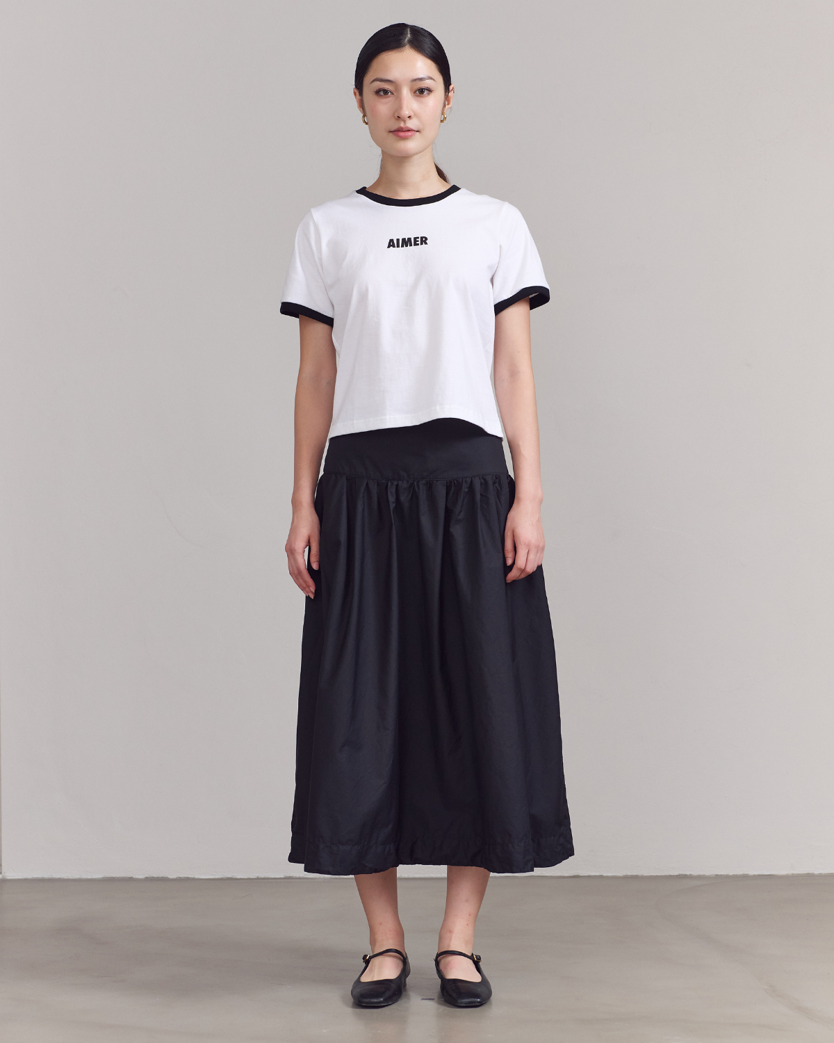AIMER - Classic Contrast Ribbed T-Shirt in White Black