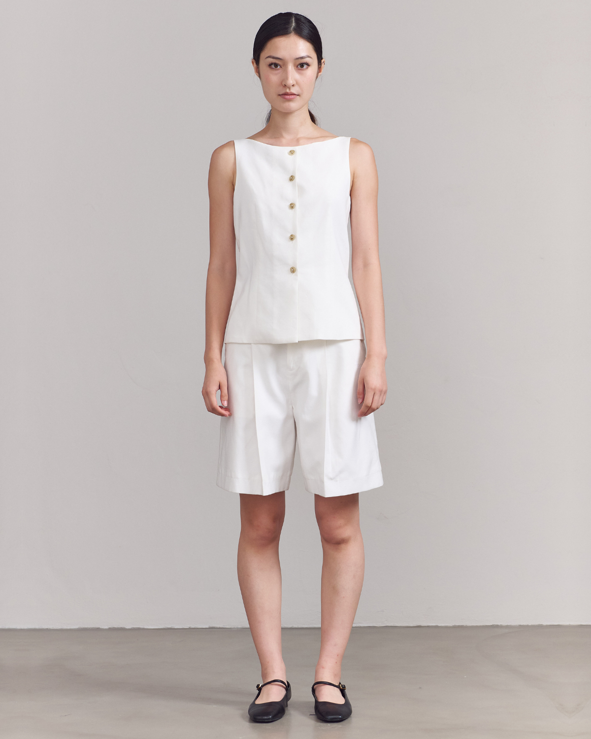 SS25 Lin et Lumière - Essential Bermuda Shorts in White Linen