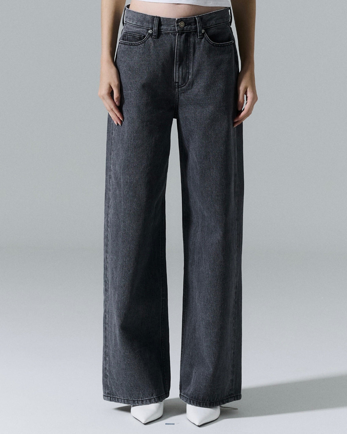 AIMER - 90s Baggy Jeans in Charcoal Grey