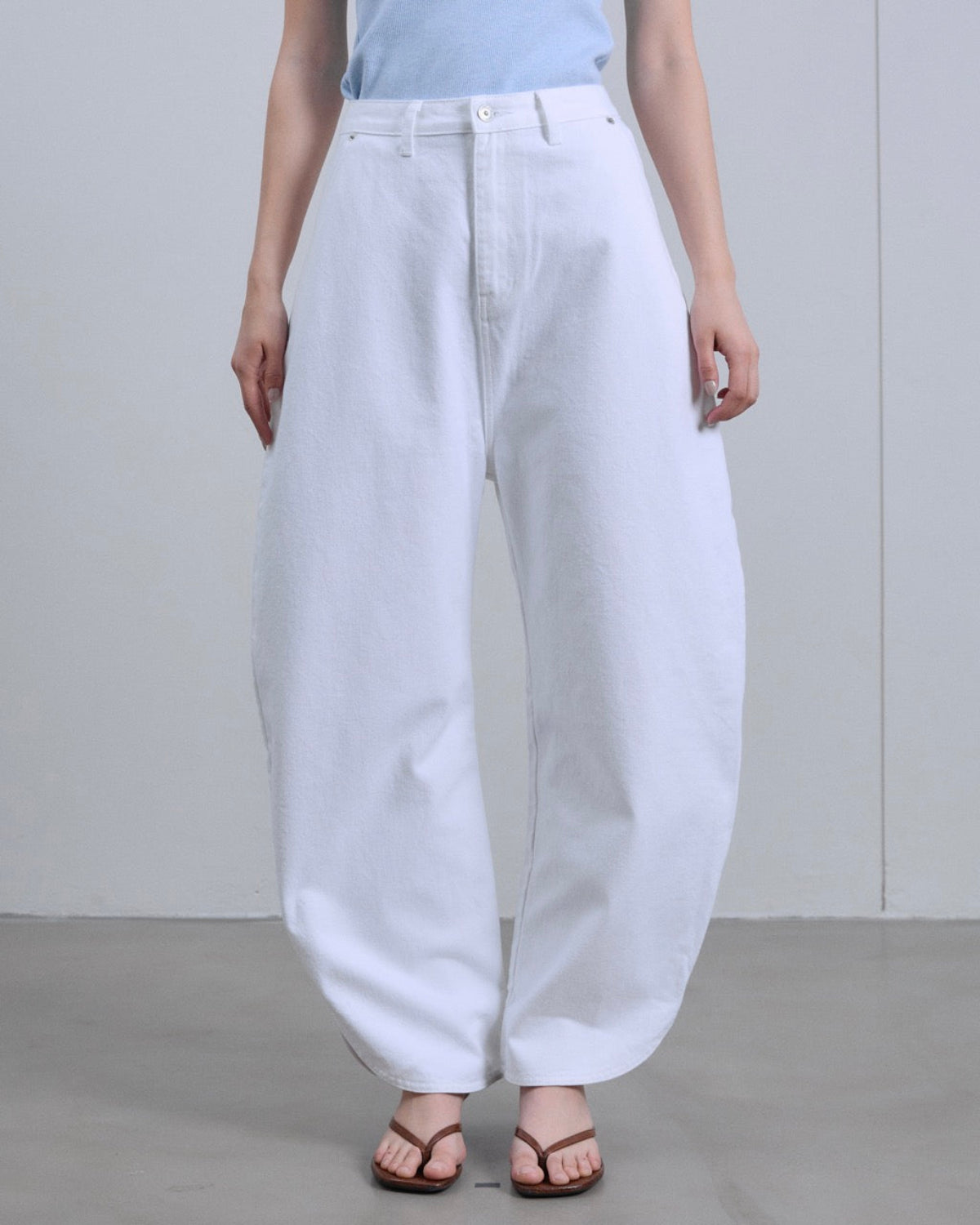 SS25 Denim - Barrel Jeans in White