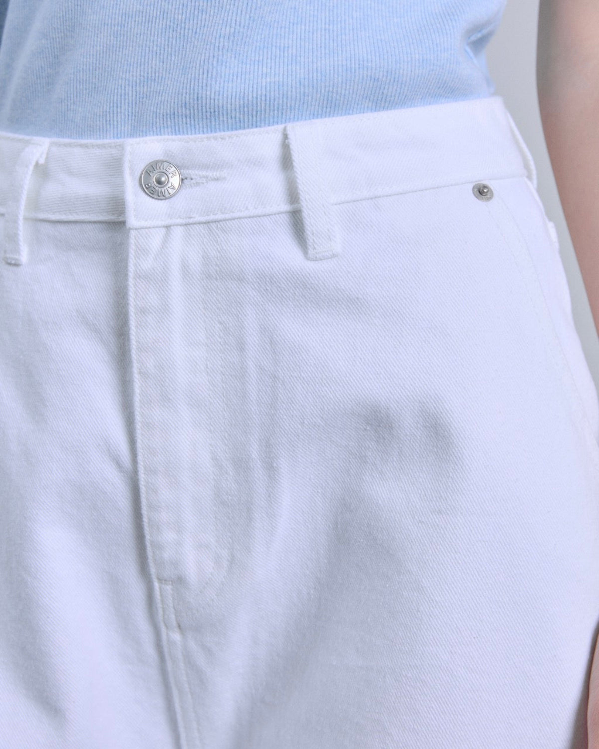 SS25 Denim - Barrel Jeans in White