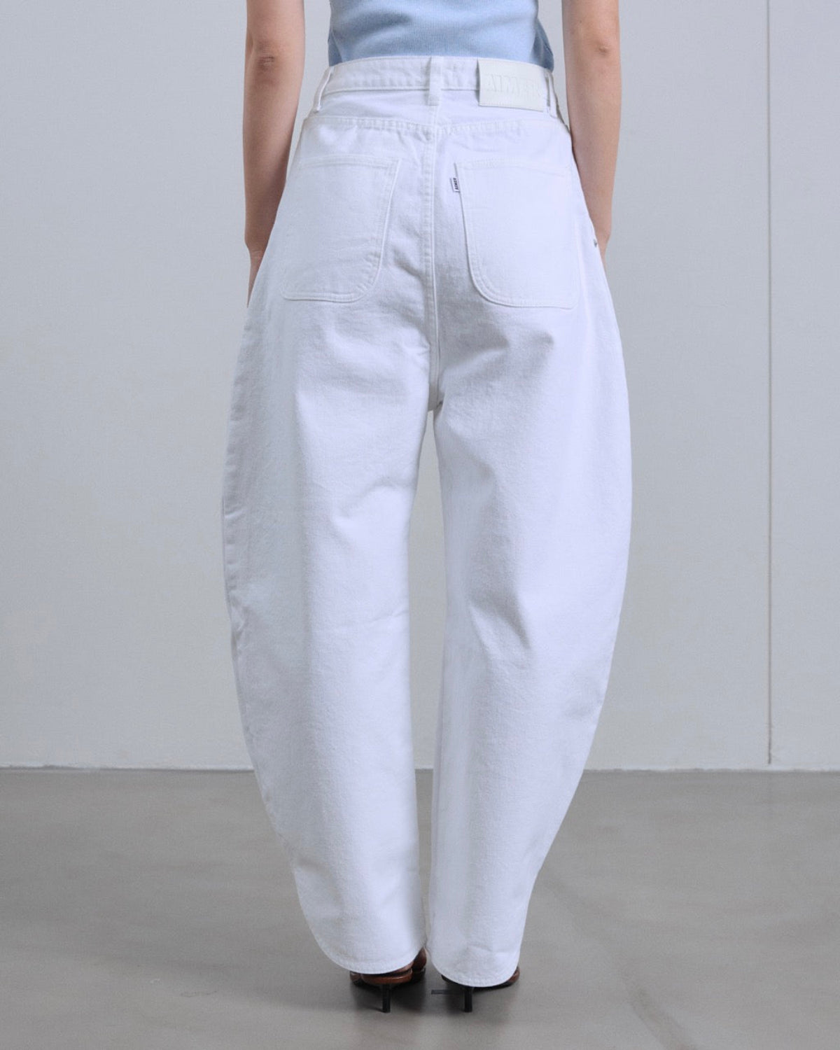 SS25 Denim - Barrel Jeans in White