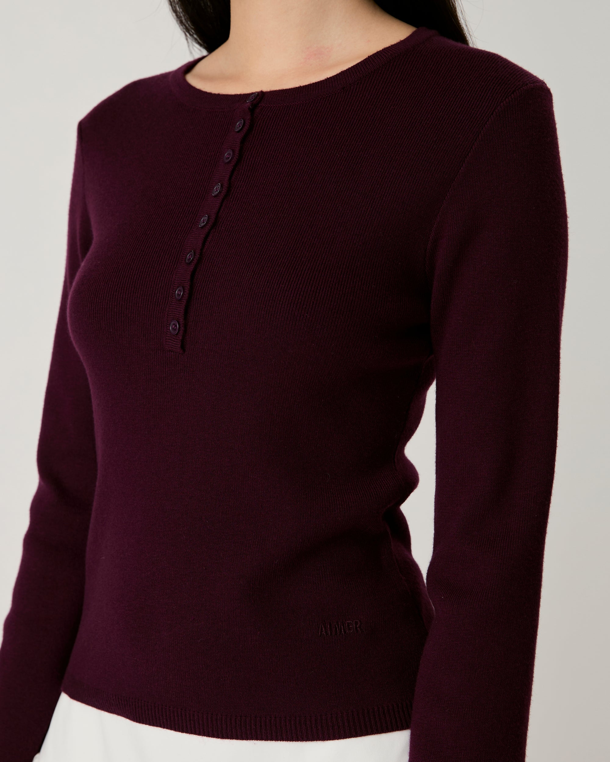 Knit Programme - Knitted Sweater With Buttons in Dark Purple