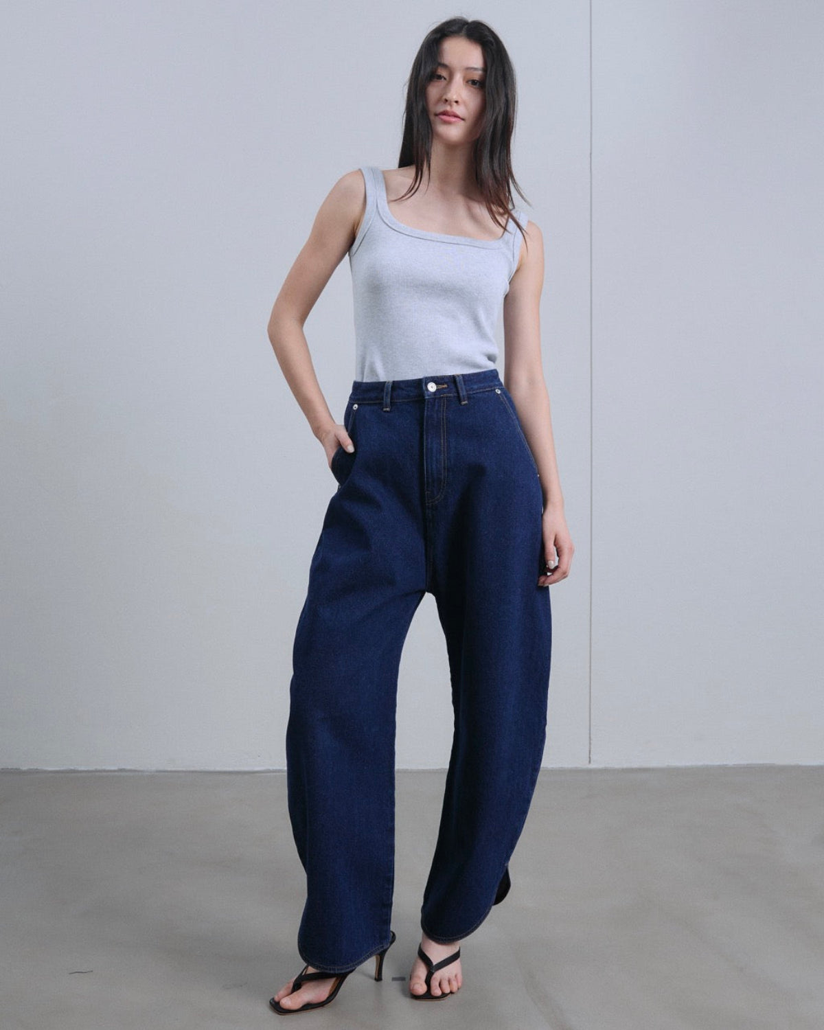 SS25 Denim - Barrel Jeans in Dark Denim