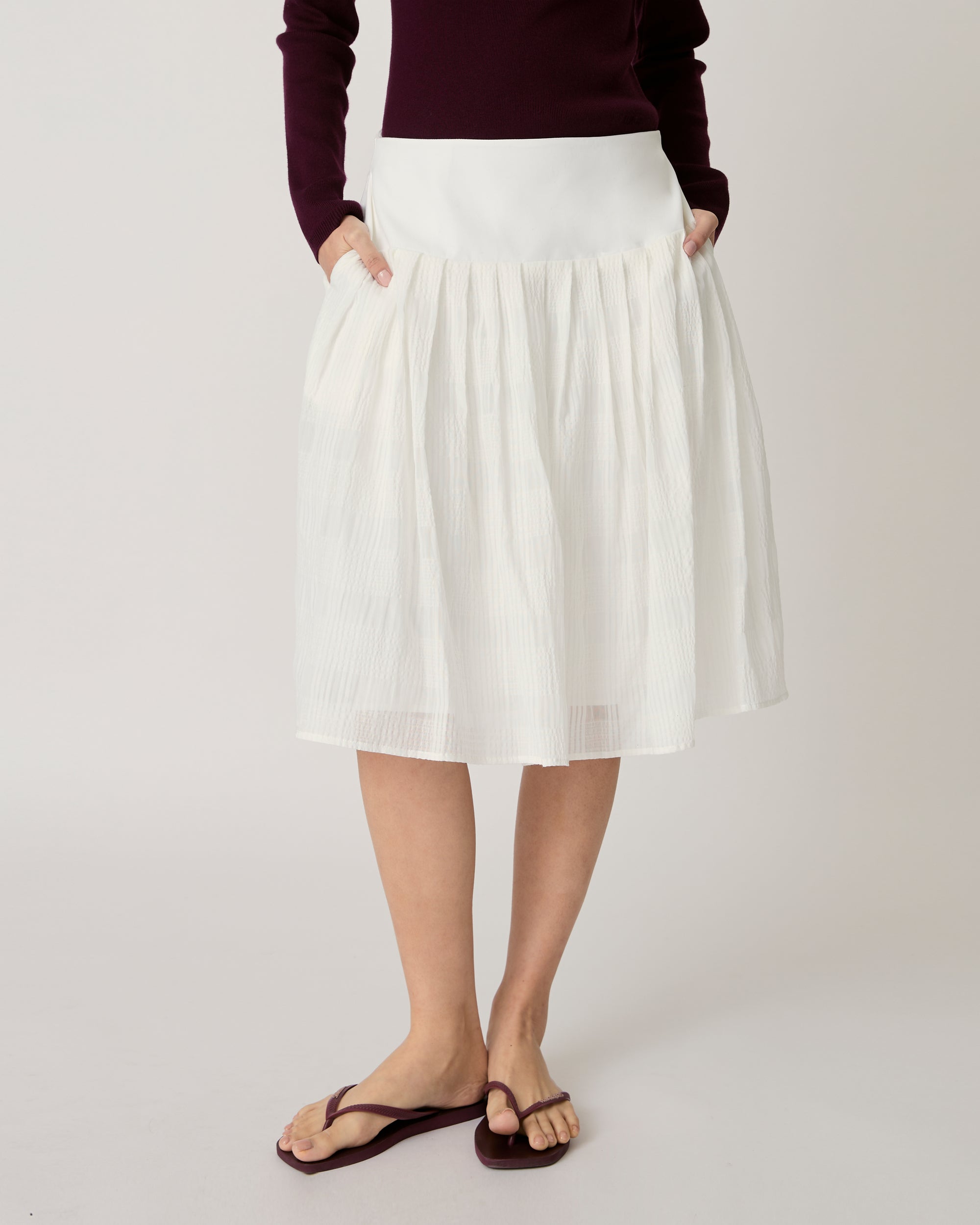Returns to Nature - Pleated Midi Skirt in Plaid White