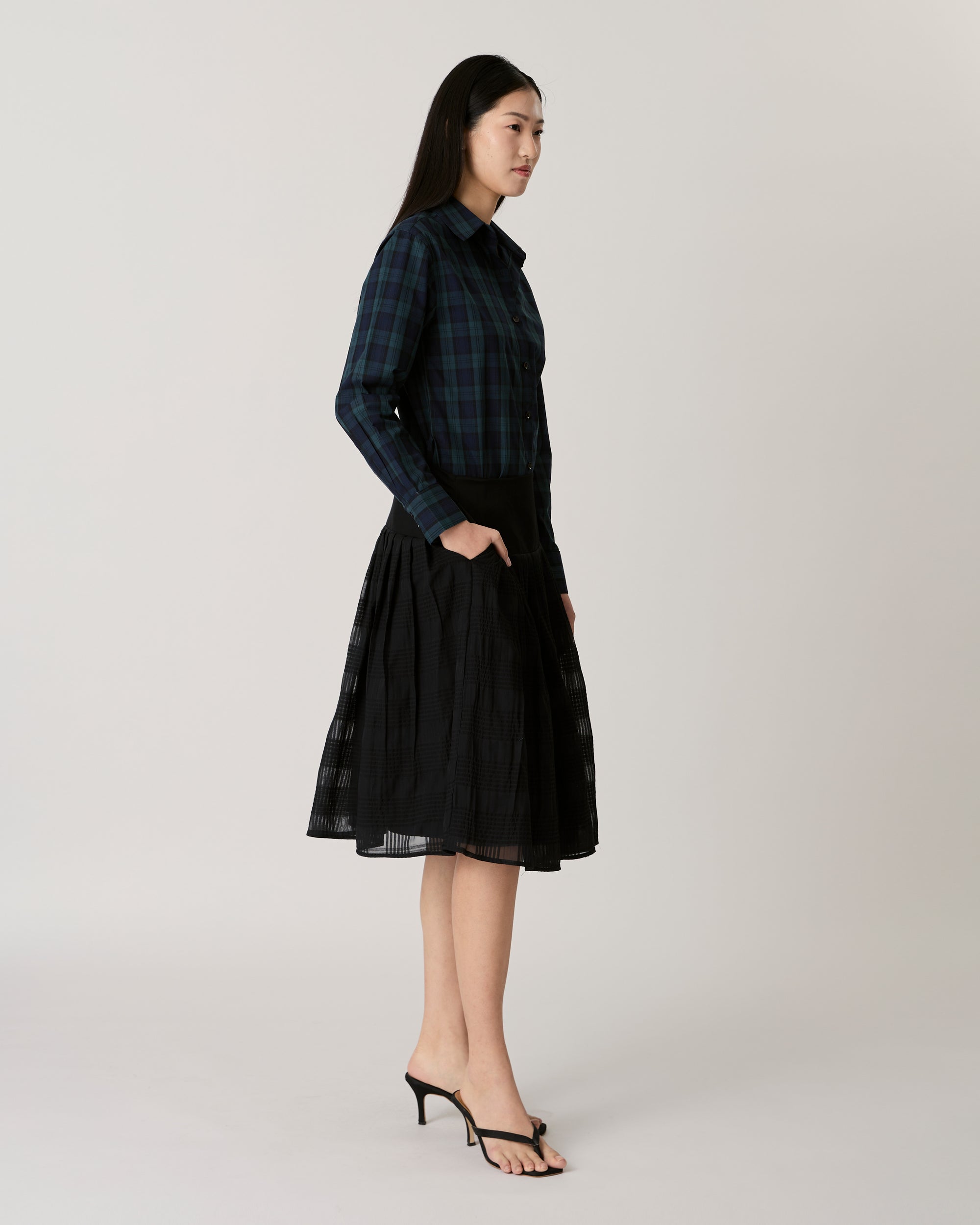Returns to Nature - Pleated Midi Skirt in Plaid Black