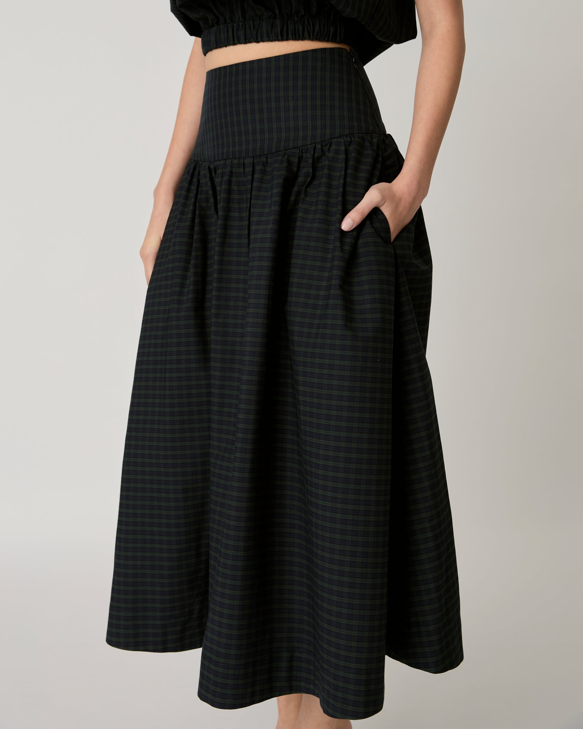Returns to Nature - Midi A Skirt with pockets in Navy Gingham