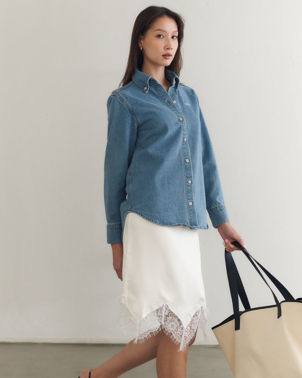 AIMER - Essential Regular Fit Shirt in Light Denim