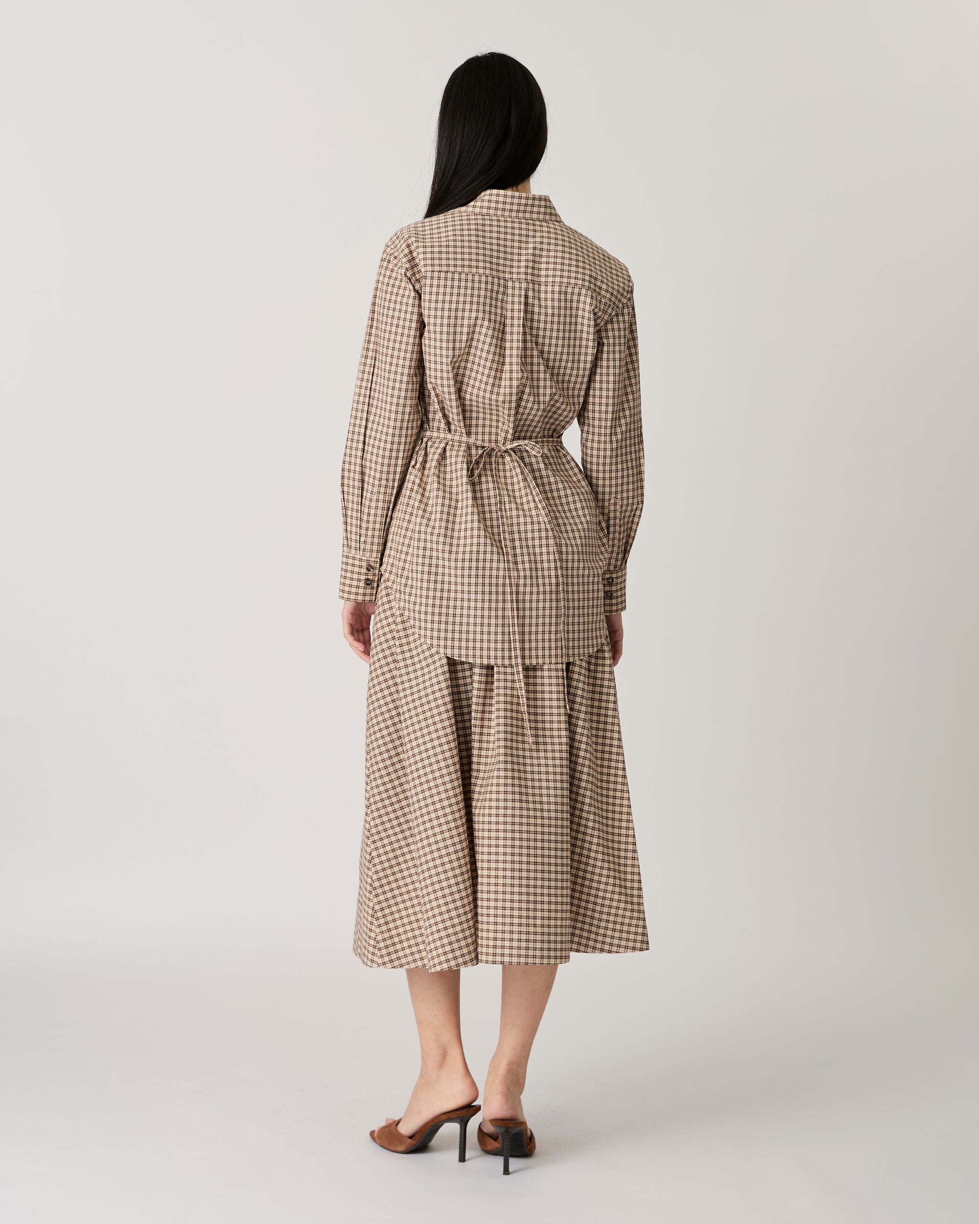 Returns to Nature - Regular Fit Shirt With Drawstring in Beige Gingham