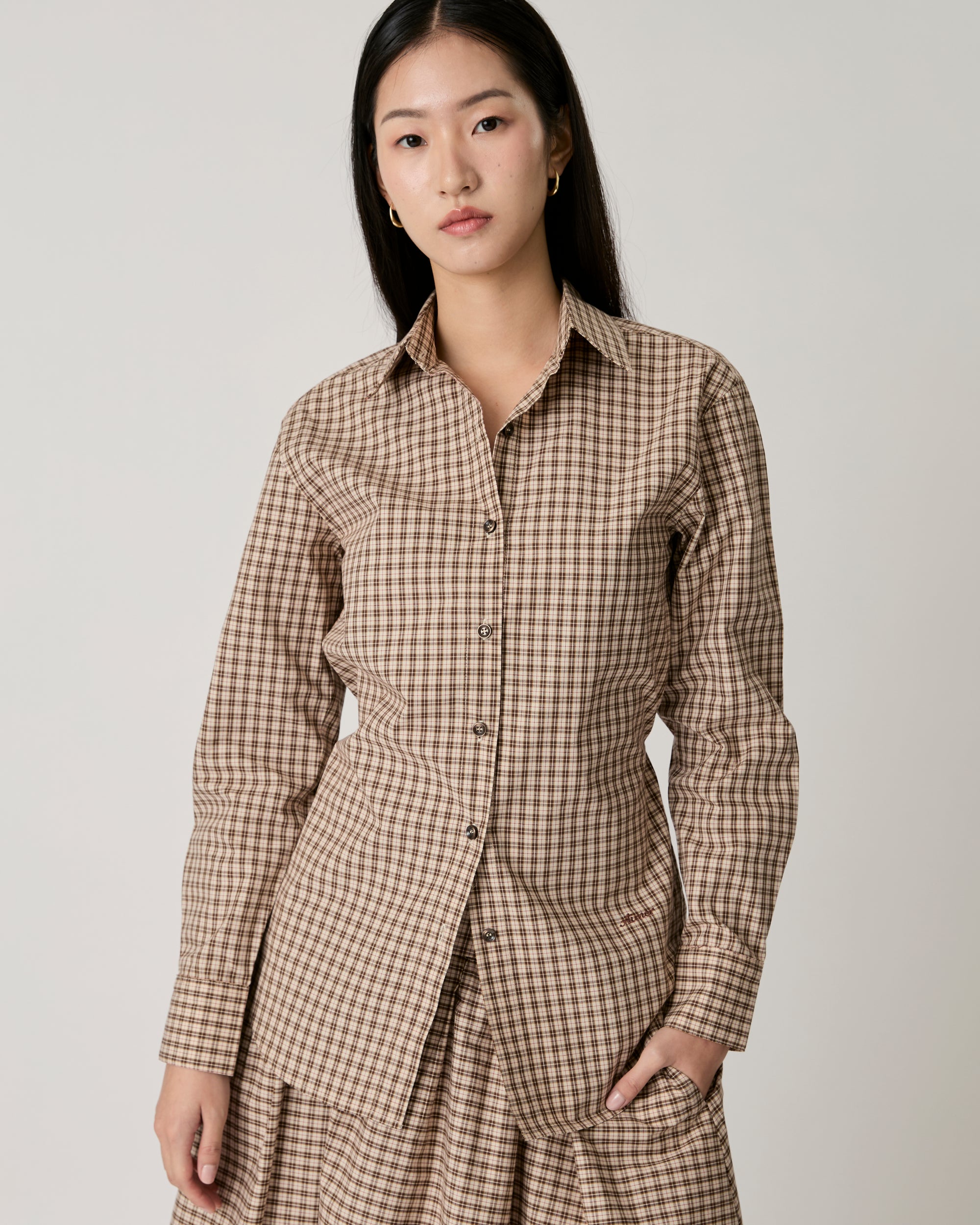 Returns to Nature - Regular Fit Shirt With Drawstring in Beige Gingham
