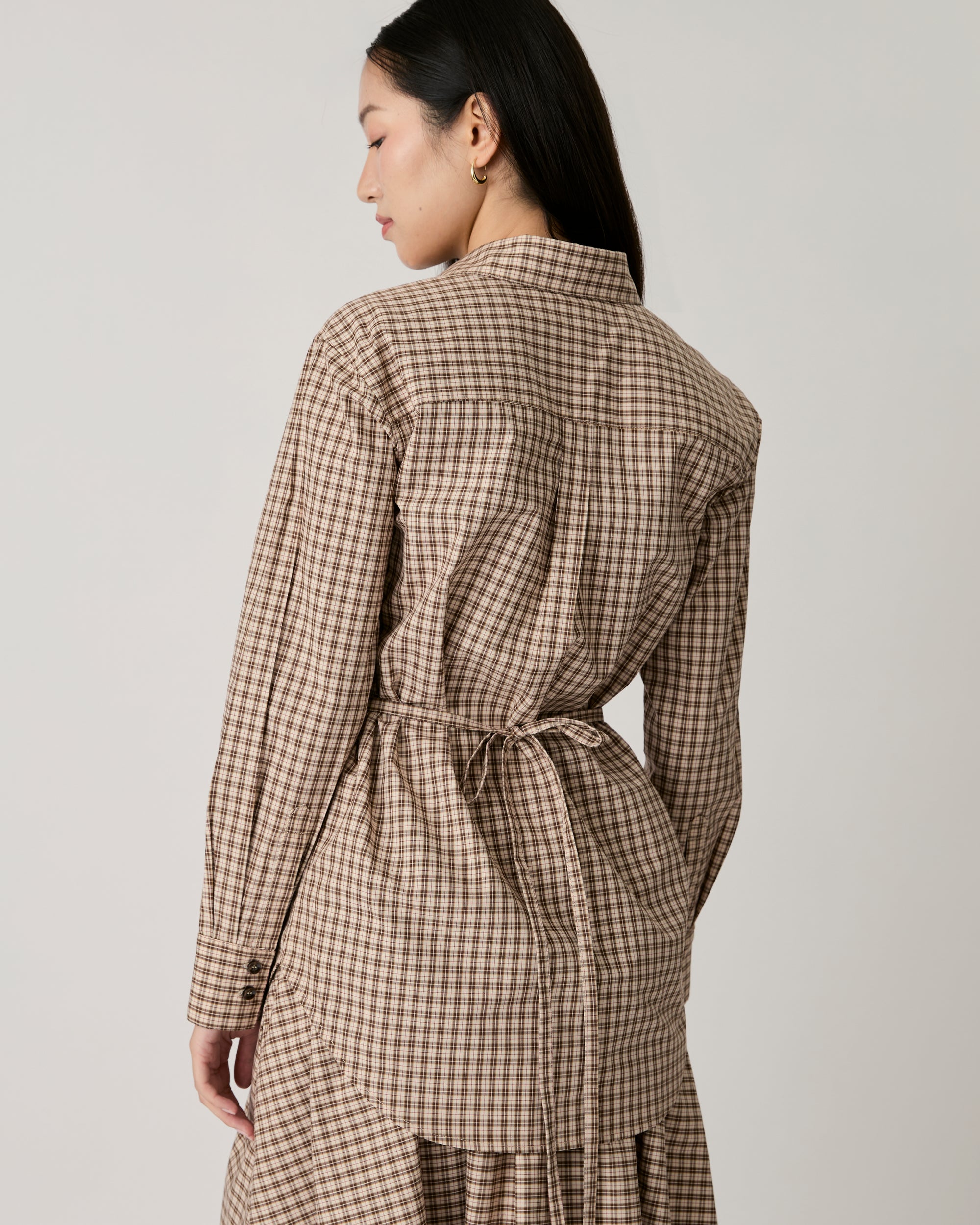 Returns to Nature - Regular Fit Shirt With Drawstring in Beige Gingham