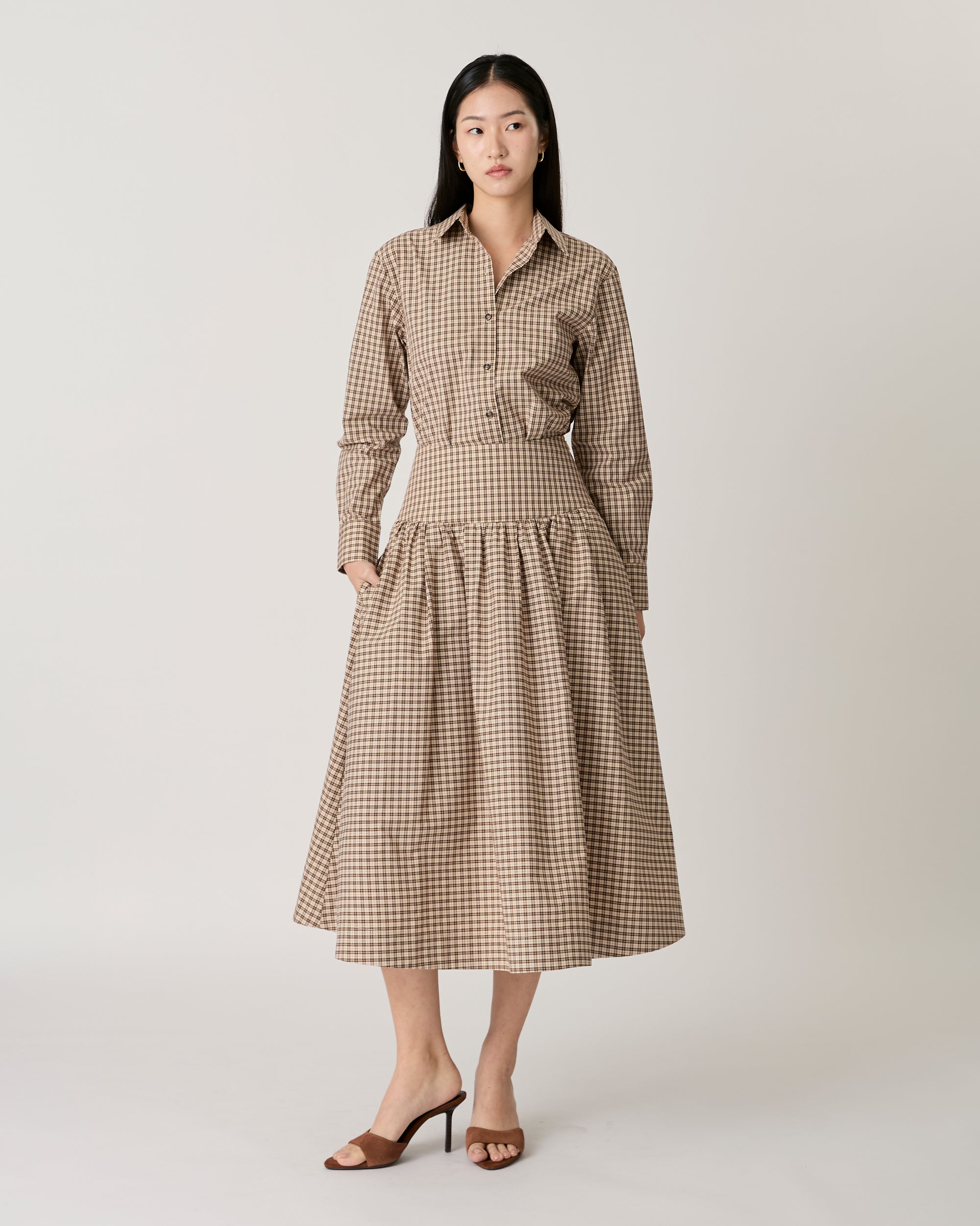 Returns to Nature - Midi A Skirt With Pockets in Beige Gingham