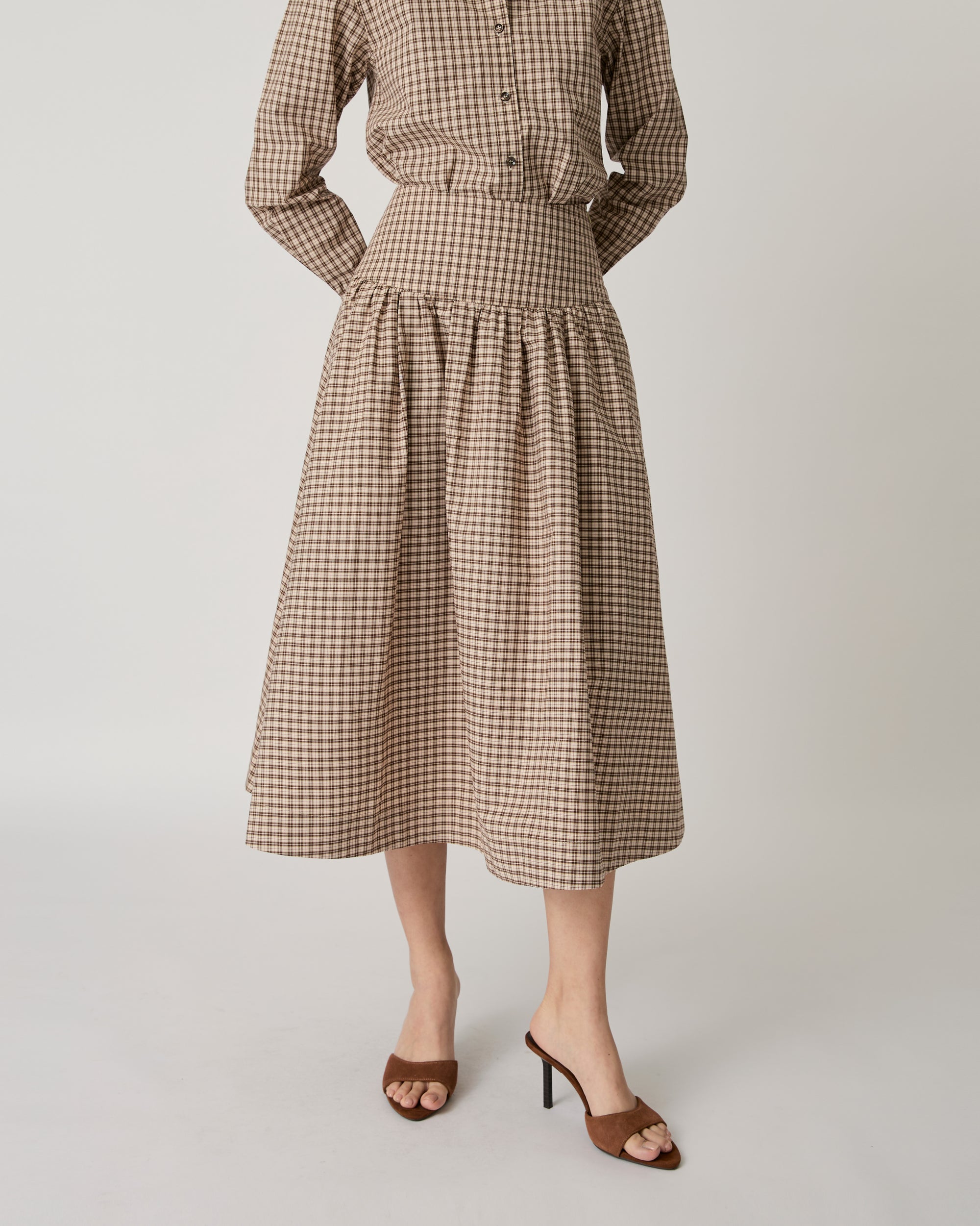 Returns to Nature - Midi A Skirt With Pockets in Beige Gingham
