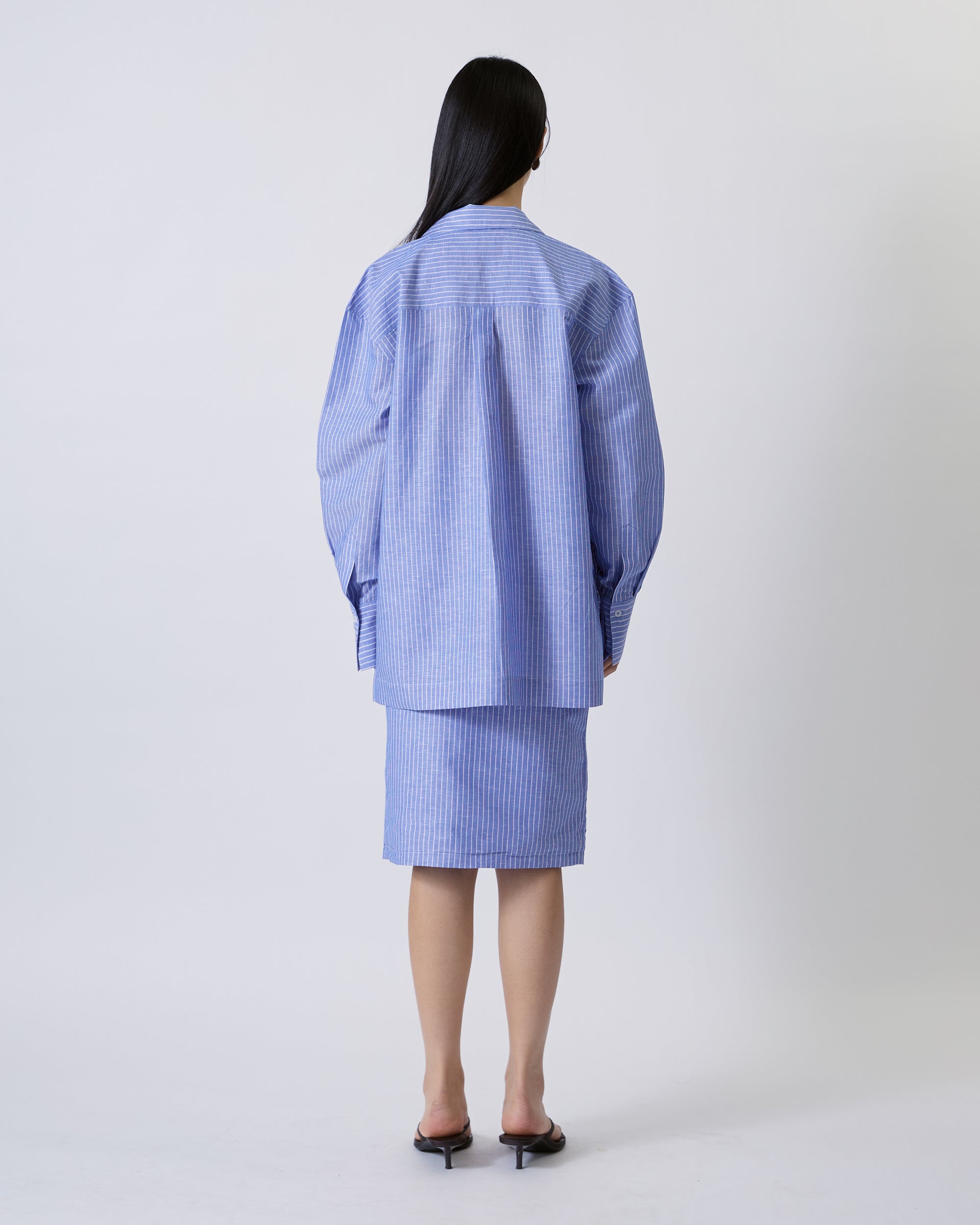 Jungle Urbaine - V-Neck Linen Blouse in Blue Stripe