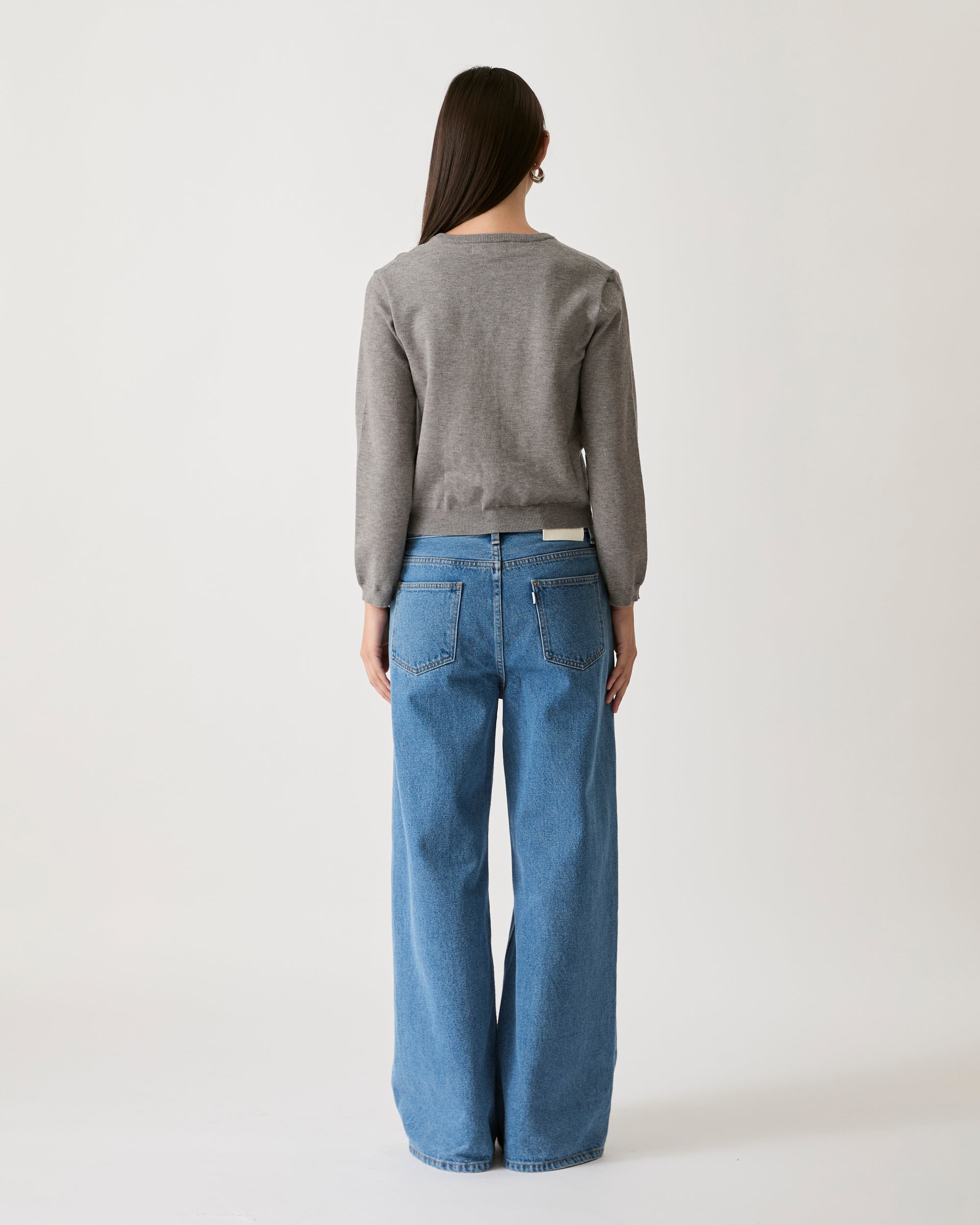 AIMER - Essential Cardigan in Grey