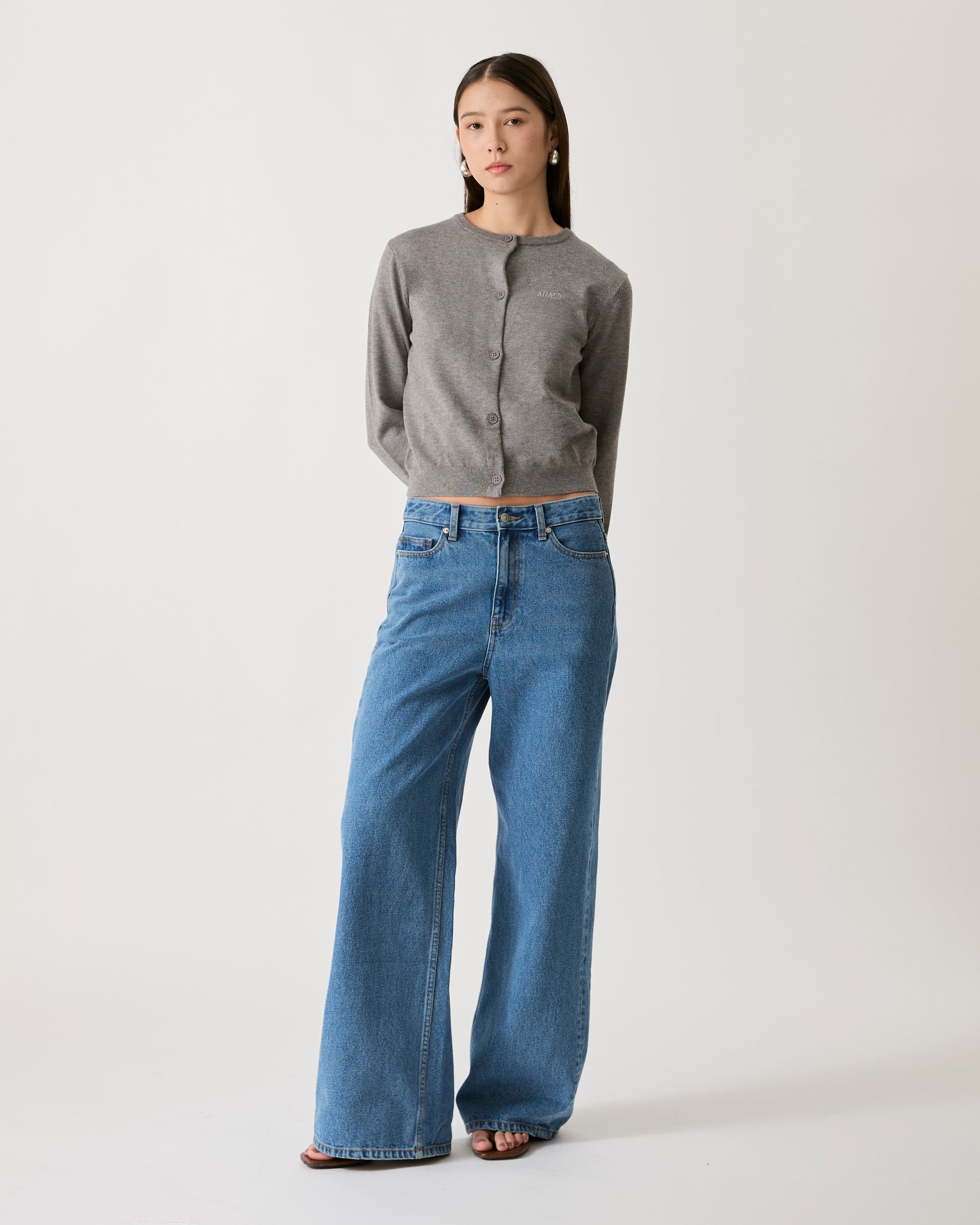 AIMER - Essential Cardigan in Grey