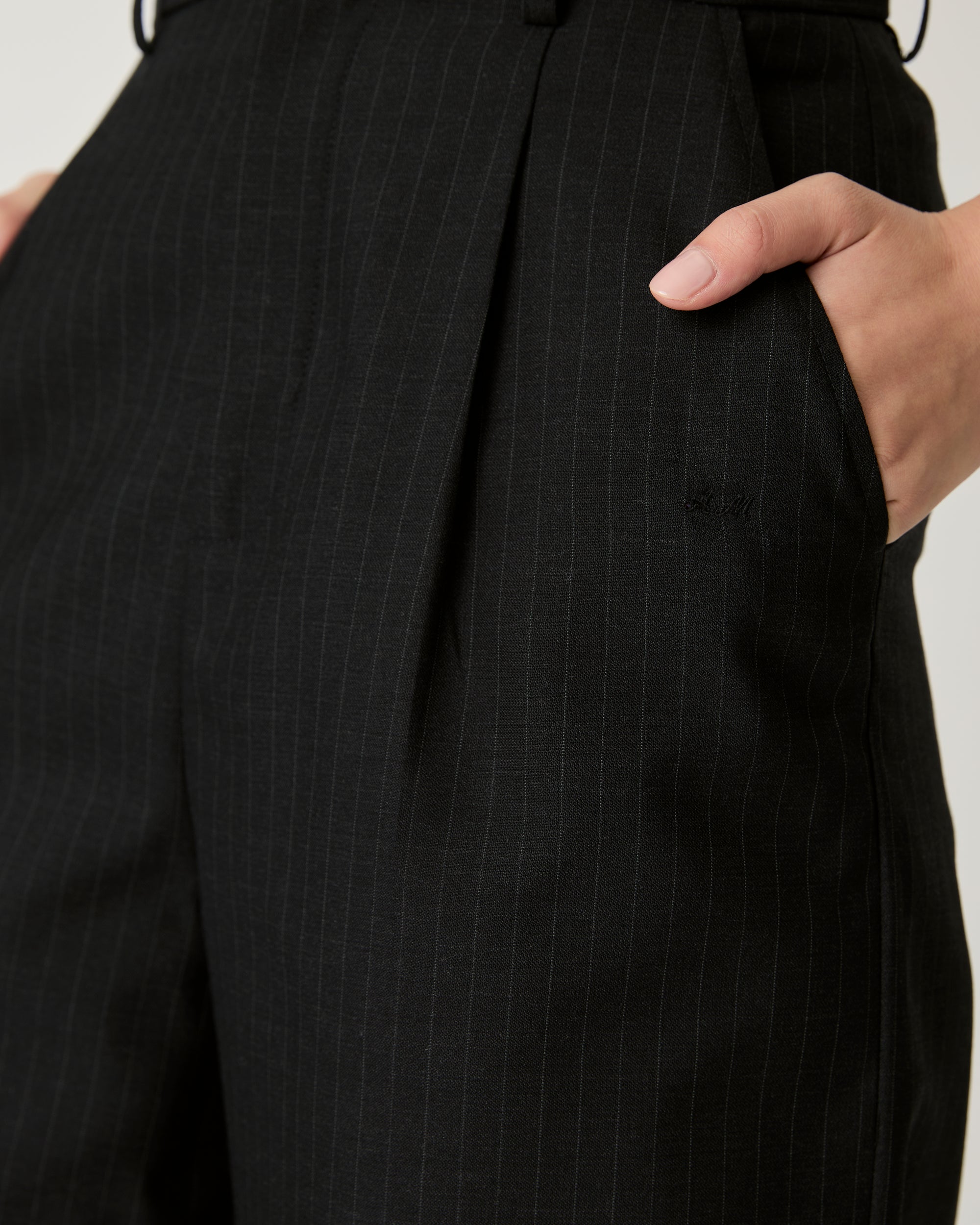 Returns to Nature - High-Waisted Bermuda Shorts in Charcoal Pinstripe