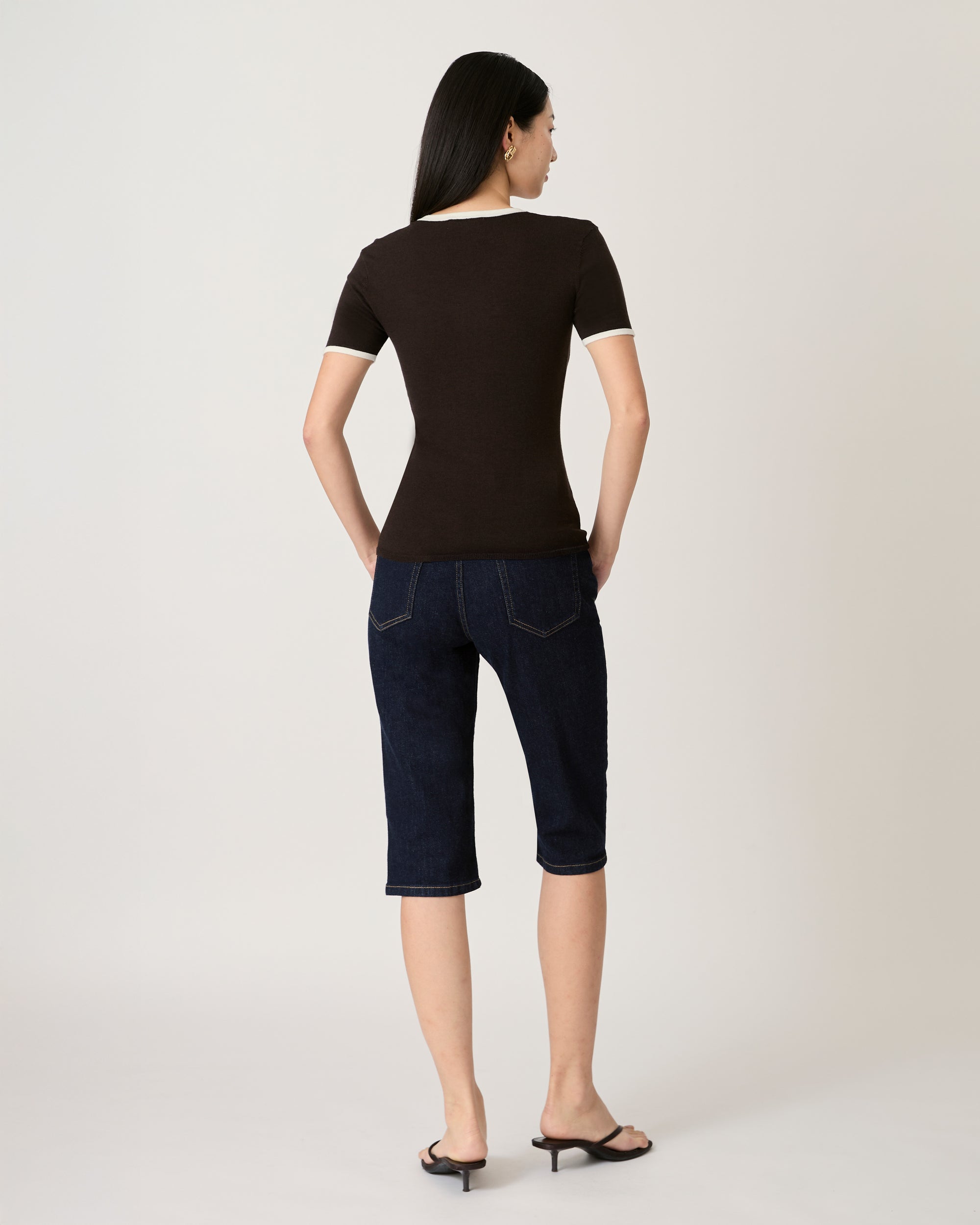 Returns to Nature - Contrast V-Neck Knit Top in Dark Brown