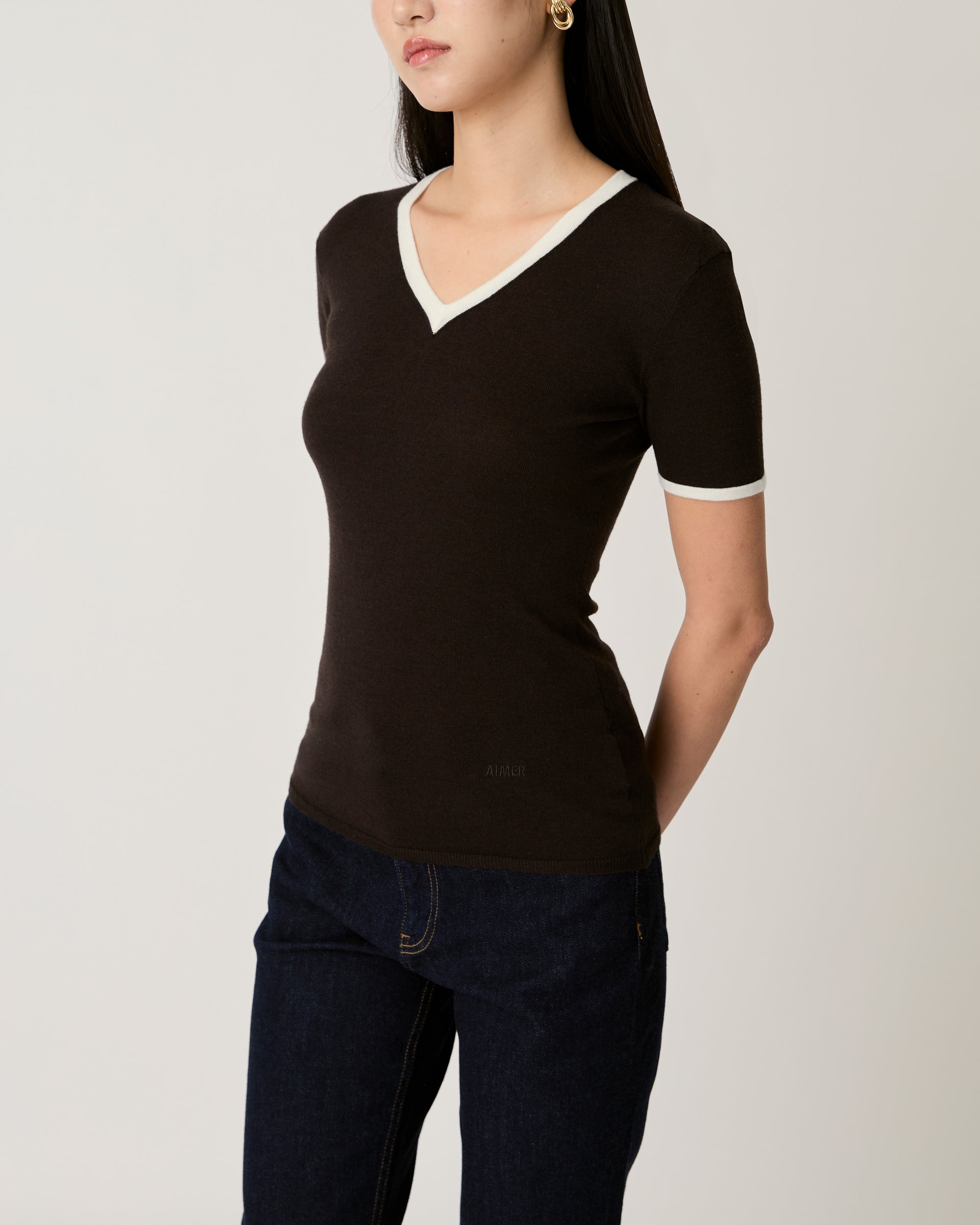 Returns to Nature - Contrast V-Neck Knit Top in Dark Brown