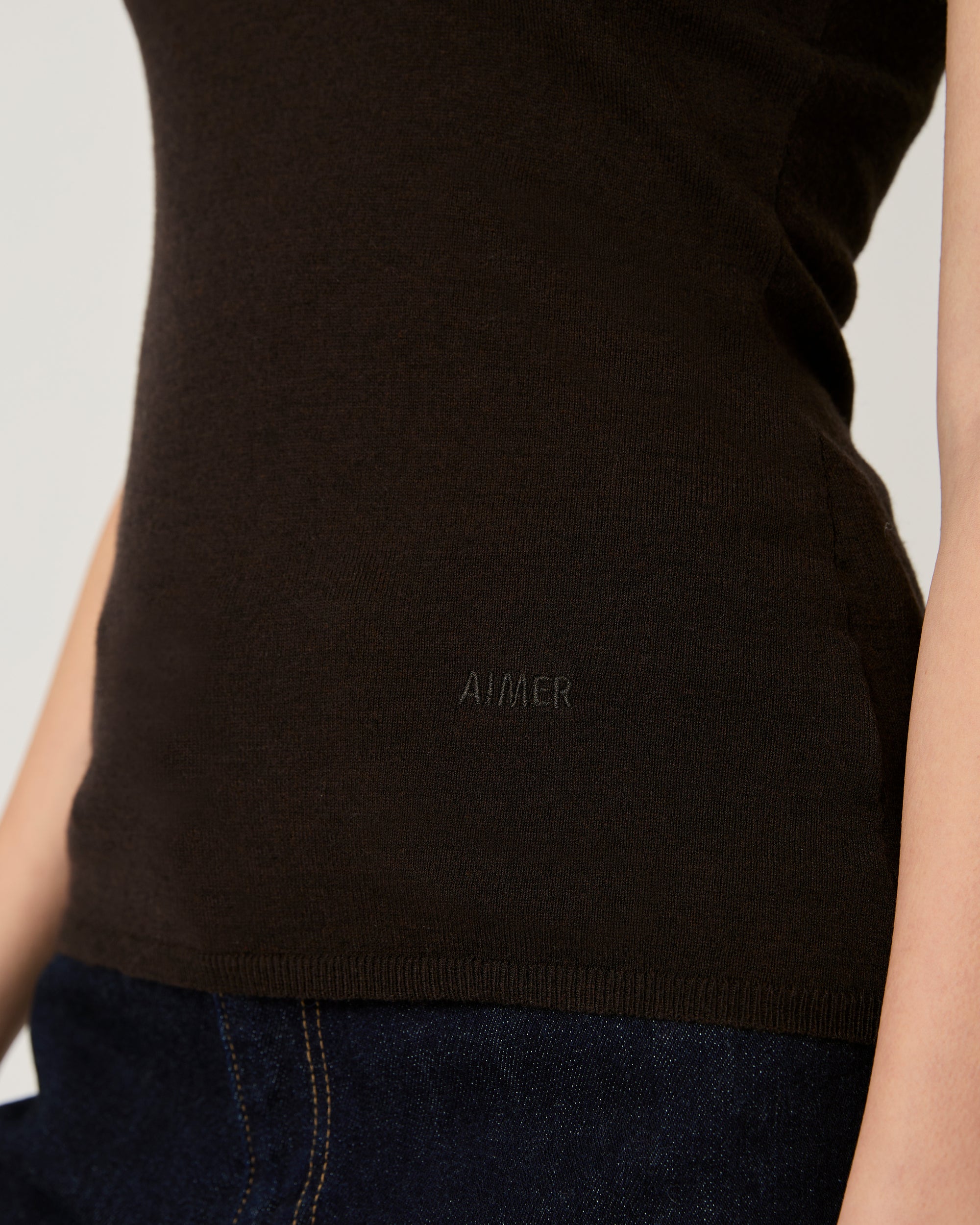 Returns to Nature - Contrast V-Neck Knit Top in Dark Brown