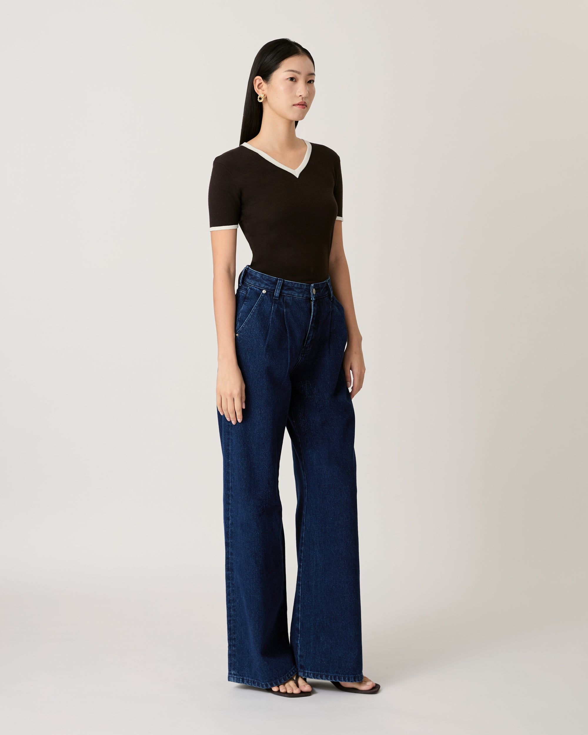 Returns to Nature - Tailored Double Pleated Jeans in Indigo Denim