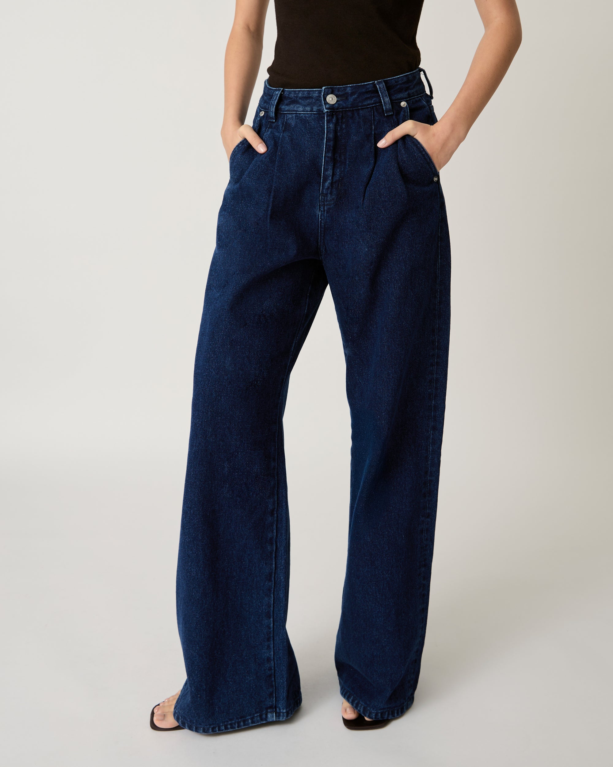 Returns to Nature - Tailored Double Pleated Jeans in Indigo Denim