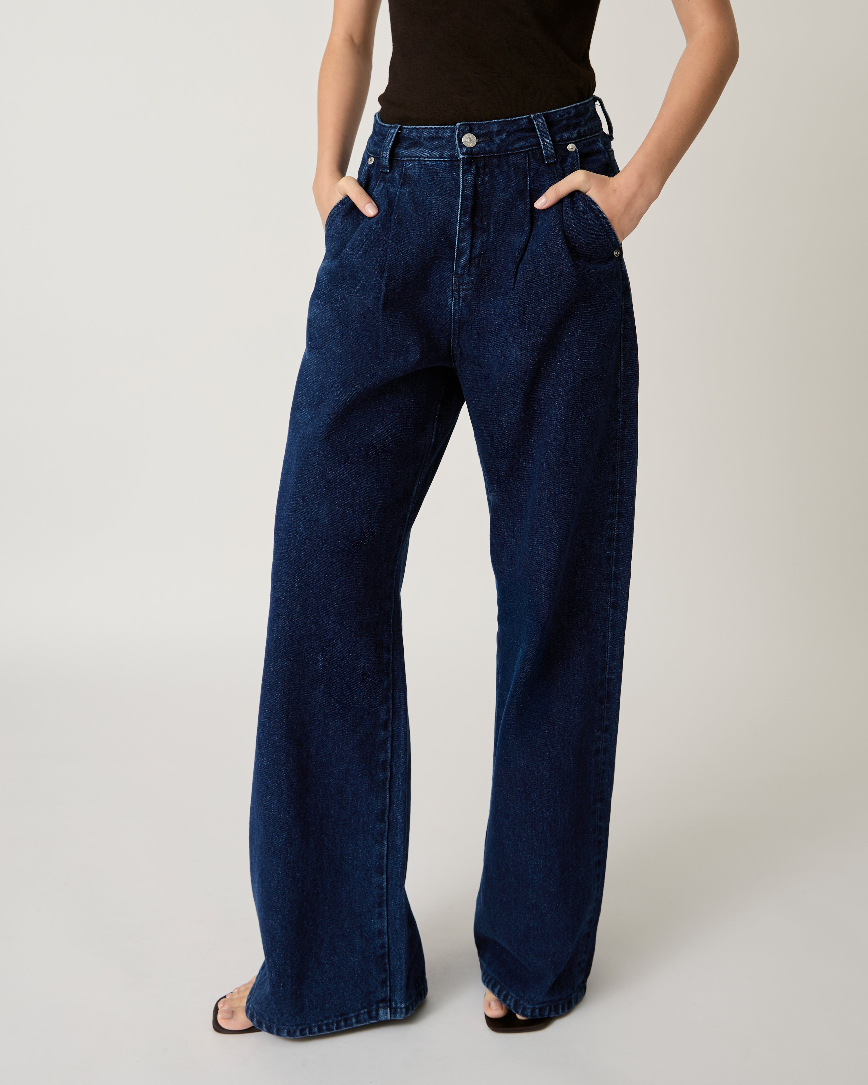 Returns to Nature - Tailored Double Pleated Jeans in Indigo Denim