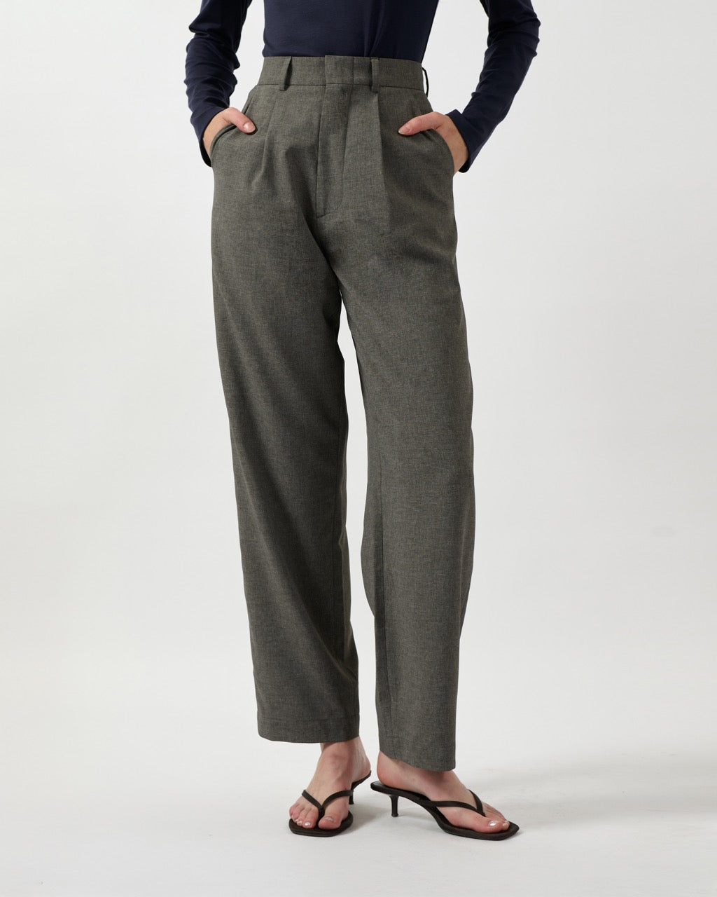 AIMER Core Essential - Straight Fit Trousers in Grey