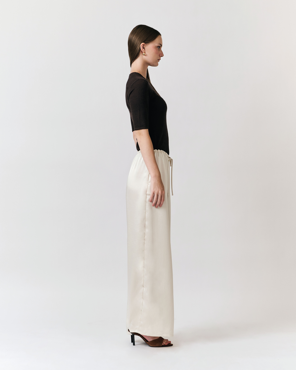 Été Parisien - Slim Knitted Cashmere Top in Dark Brown