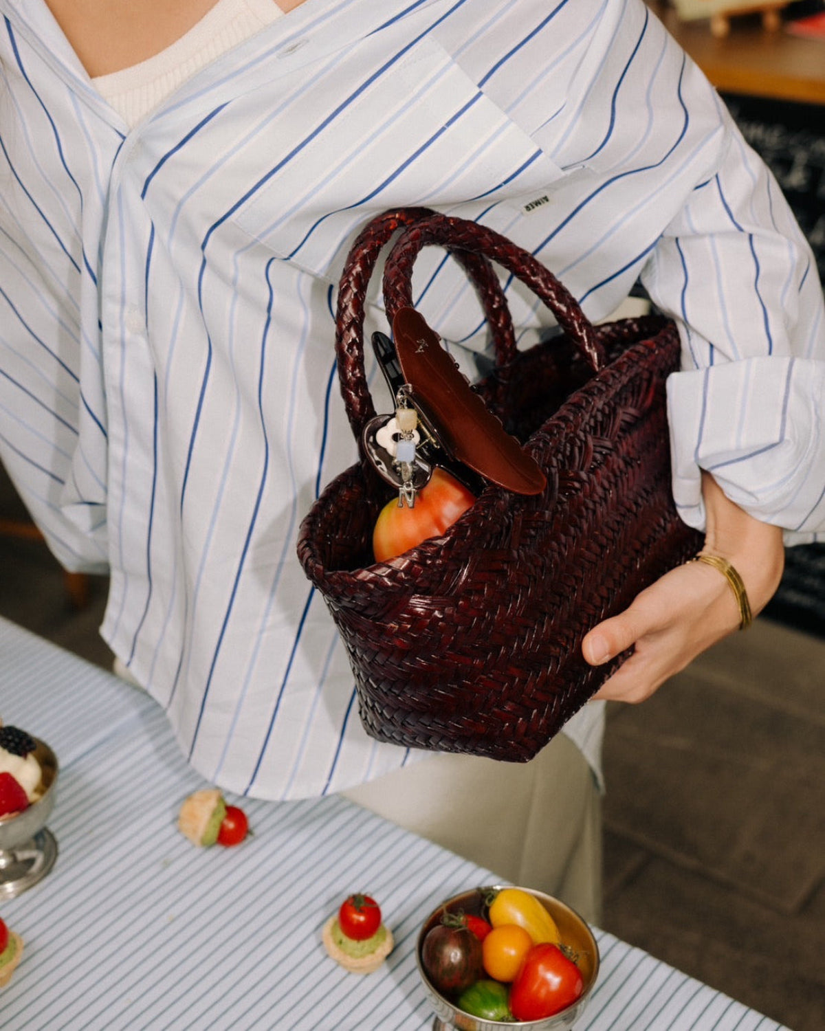 SS25 Lin et Lumière - Le Petite Basket Bag 2.0 in Dark Brown