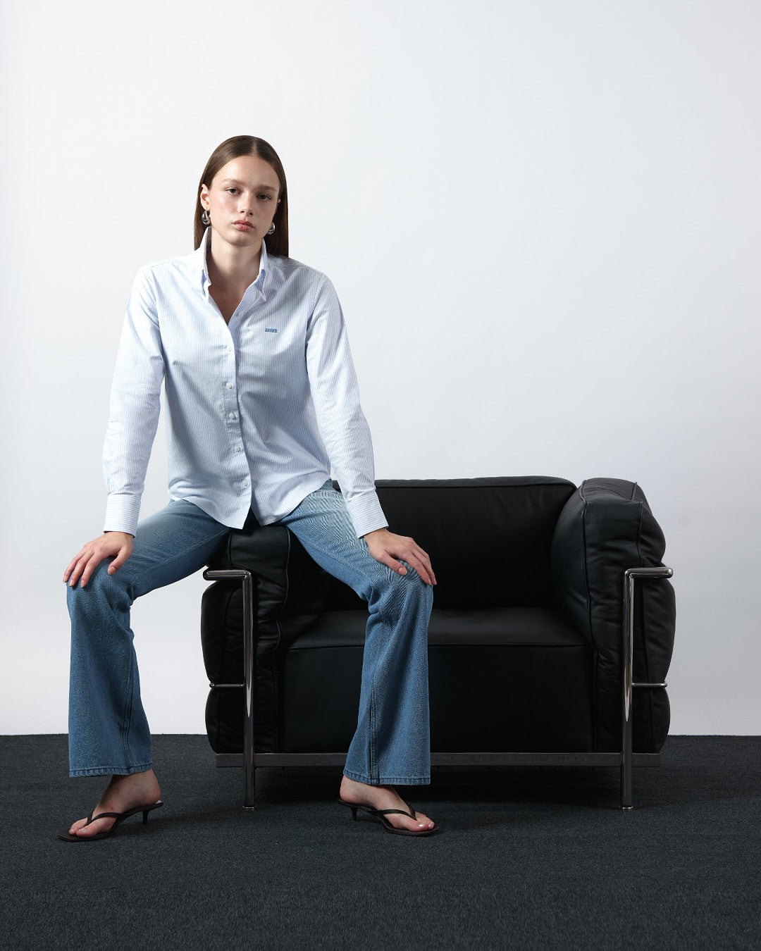 AIMER Core Essential - Regular Fit Shirt in White Blue Pinstripe Oxford